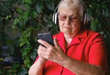 Así estafan a los adultos mayores Kaspersky ofrece una guía simple para evitar fraudes digitales