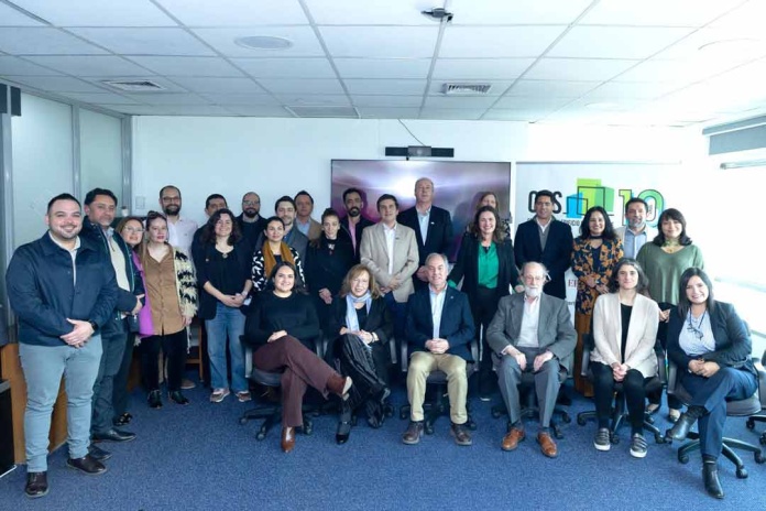 CES celebra 10 años con el lanzamiento de su libro conmemorativo