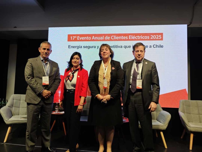 Consejo del Salmón expuso sobre los desafíos energéticos en la salmonicultura en evento anual de ACENOR