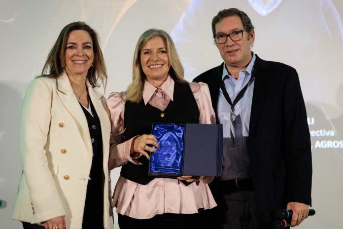 Country Manager de Statkraft Chile recibe prestigioso premio por liderazgo en la gestión de personas Country Manager de Statkraft Chile recibe prestigioso premio por liderazgo en la gestión de personas