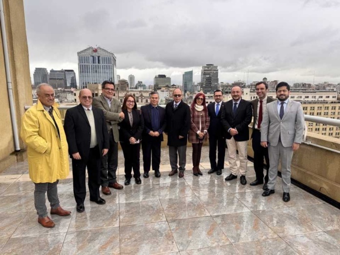 Delegación de Guatemala visita el país para conocer el modelo de trabajo de la Defensoría del Contribuyente 