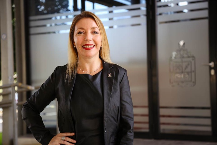 Dra. Andrea Mahn, vicedecana de I+D de la Facultad de ingeniería de la USACH. Dra. Andrea Mahn, vicedecana de I+D de la Facultad de ingeniería de la USACH.