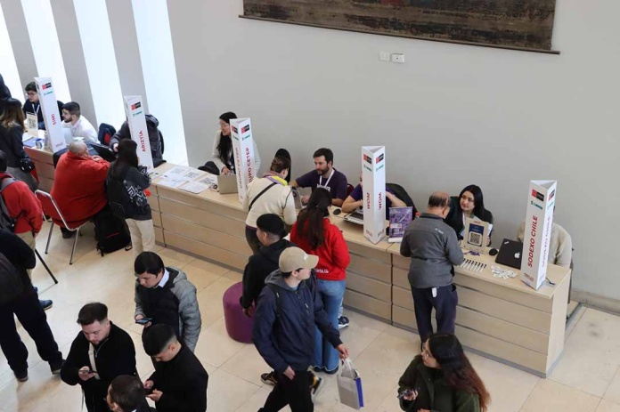 Feria Punto Empleo ofrecerá más de 2.000 puestos para jóvenes Feria Punto Empleo ofrecerá más de 2.000 puestos para jóvenes