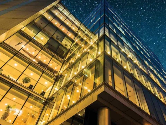 La automatización al servicio del medioambiente cómo los edificios inteligentes hacen de la ciudad un lugar más sostenible La automatización al servicio del medioambiente: cómo los edificios inteligentes hacen de la ciudad un lugar más sostenible