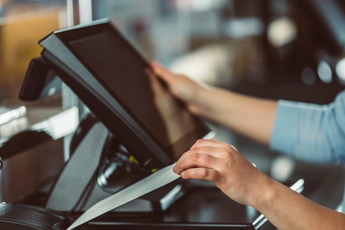 Las preferencias de pago en Chile Sondeo de TUU muestra un 93,3% de transacciones con débito Las preferencias de pago en Chile Sondeo de TUU muestra un 93,3% de transacciones con débito