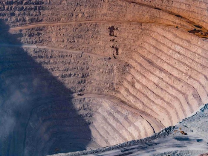 Minera Centinela recibe Premio AIA por transformar rajos sin vida útil en depósitos de relaves espesados