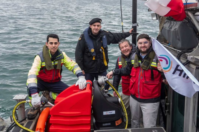 Nuevo hito en transición energética HIF Global carga lancha de la Armada de Chile con e-Combustibles