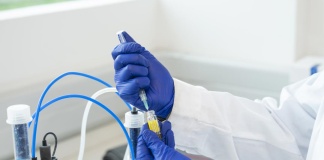 SKY y UCSC impulsan proyecto para producir combustible sostenible de aviación en Chile