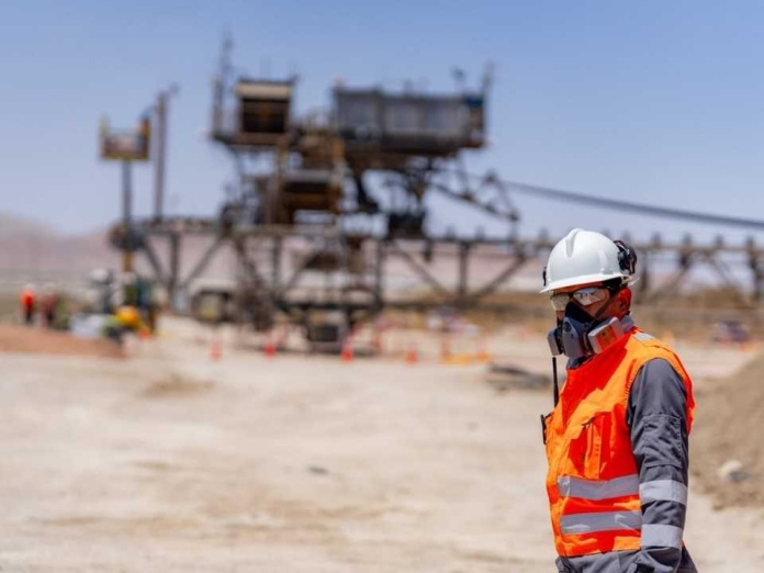 AYT se adjudica servicio estratégico para Codelco que busca fortalecer red de monitoreo ambiental