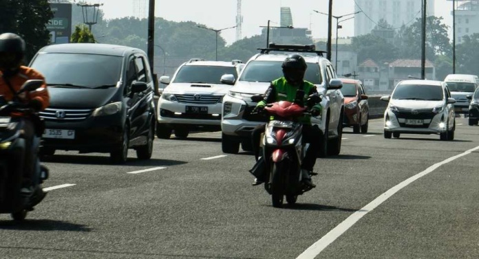 _Dos ruedas, más eficiencia la moto como solución a una pérdida anual de USD 1.000 millones por congestión en Santiago