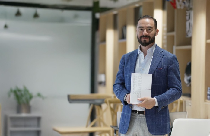 Juan José de la Torre CEO de Raven lanzó su nuevo libro Transformation. Designed. Juan José de la Torre CEO de Raven lanzó su nuevo libro Transformation. Designed.