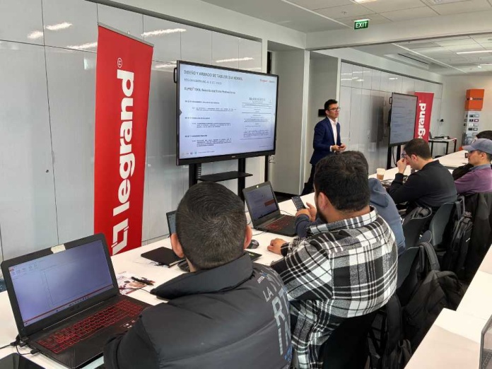 Refuerzan la especialización del sector eléctrico con nueva certificación para tableristas