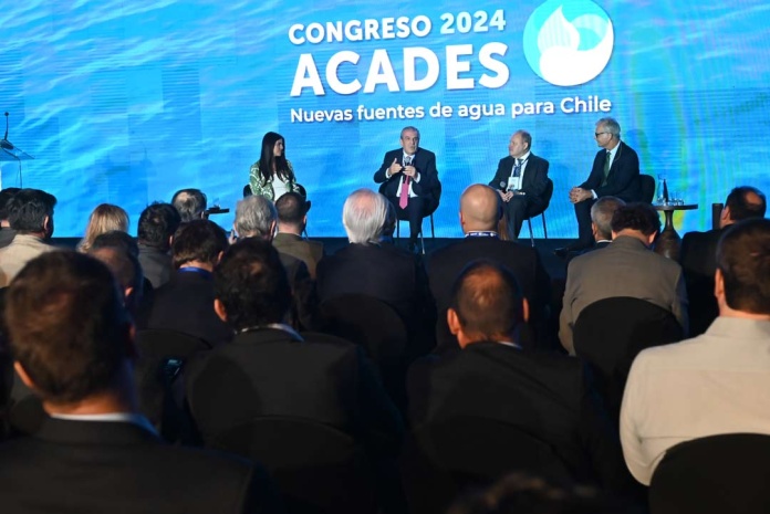 Carlos Foxley, director de ACADES: 