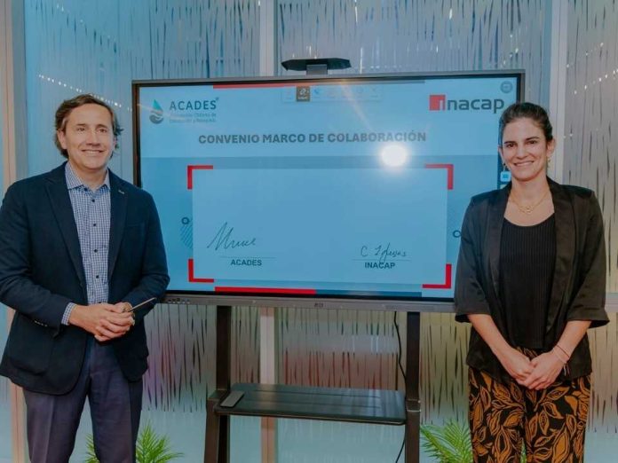 ACADES apuesta por acelerar la innovación en su 3ª Rueda de Negocios y firma convenio de colaboración con INACAP