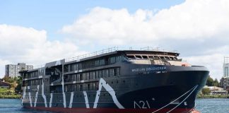 ASENAV y Antarctica21 celebran la botadura del primer crucero híbrido-eléctrico construido en Chile