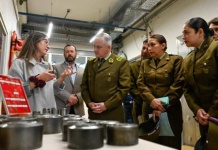 Carabineros destaca aporte tecnológico que realiza Casa de Moneda