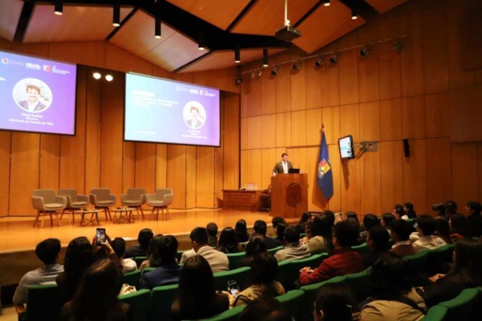 Universidad de Chile alberga Primer Encuentro de Juventudes en Energía de América Latina y el Caribe