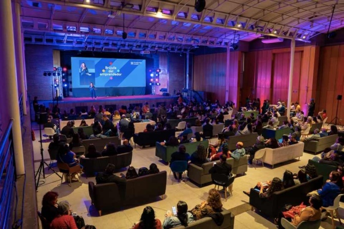 Fundación Luksic Brújula del Emprendedor (1) Fundación Luksic lanza herramienta Brújula del Emprendedor