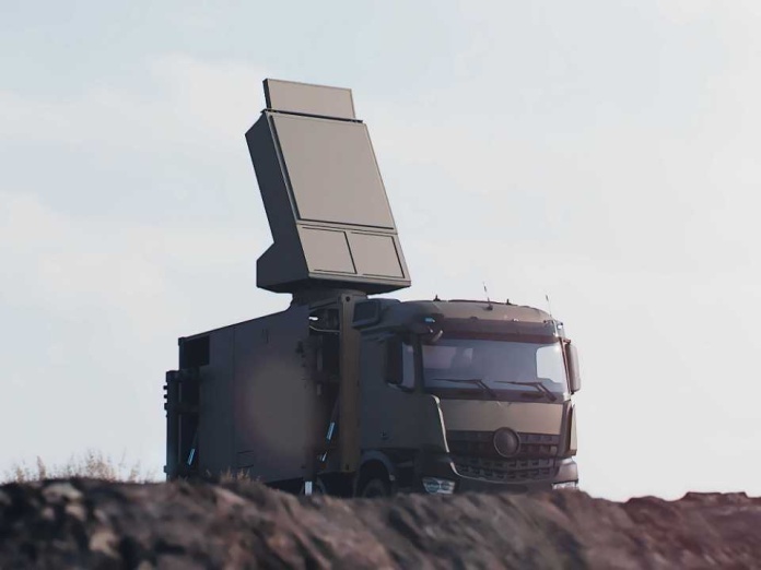 INDRA presenta drones, sistemas antidrón y radares de vanguardia en foro de defensa