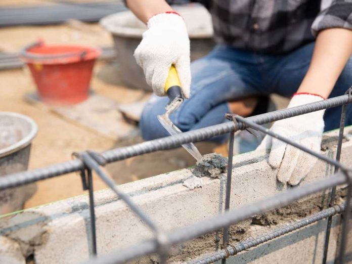 Investigación alertó sobre la baja sostenida de permisos de edificación desde 2019