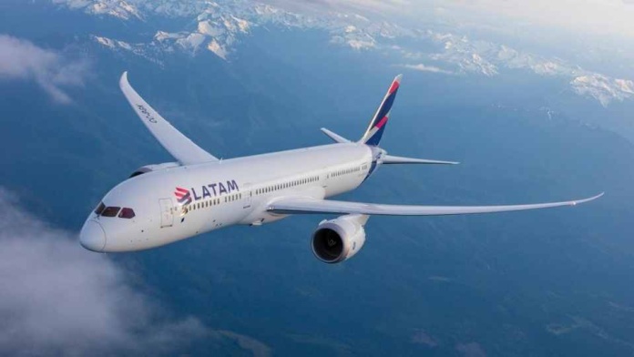 LATAM Airlines enfrenta amenaza de huelga de pilotos que podría afectar la conectividad aérea de Chile