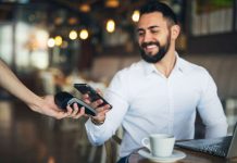 Chile avanza en pagos digitales con cerca de un 50% de adopción del pago con móvil en los comercios