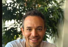 Renzo Celis Noriega - Director Asociado Accenture Song