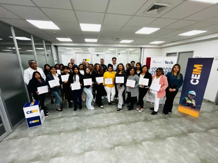 Teck impulsa nueva generación de operadoras CAEX en Tarapacá