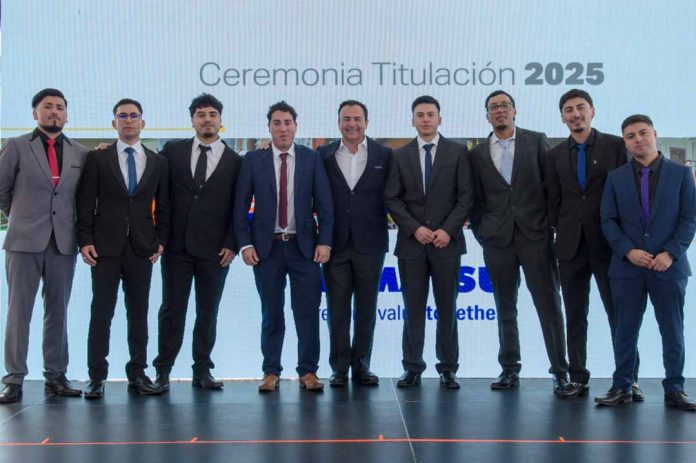 72 alumnos graduan del Centro de Formación Komatsu Cummins