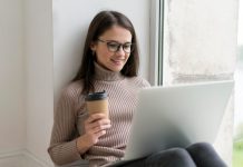 Berlitz Chile lidera las búsquedas en plataformas de Inteligencia Artificial 