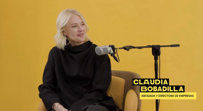 Conversando en Mentes Libres: Claudia Bobadilla: “En el ámbito de la permisología, hay que preguntarse, ¿qué puede aprender la regulación de los sistemas de Inteligencia Artificial?