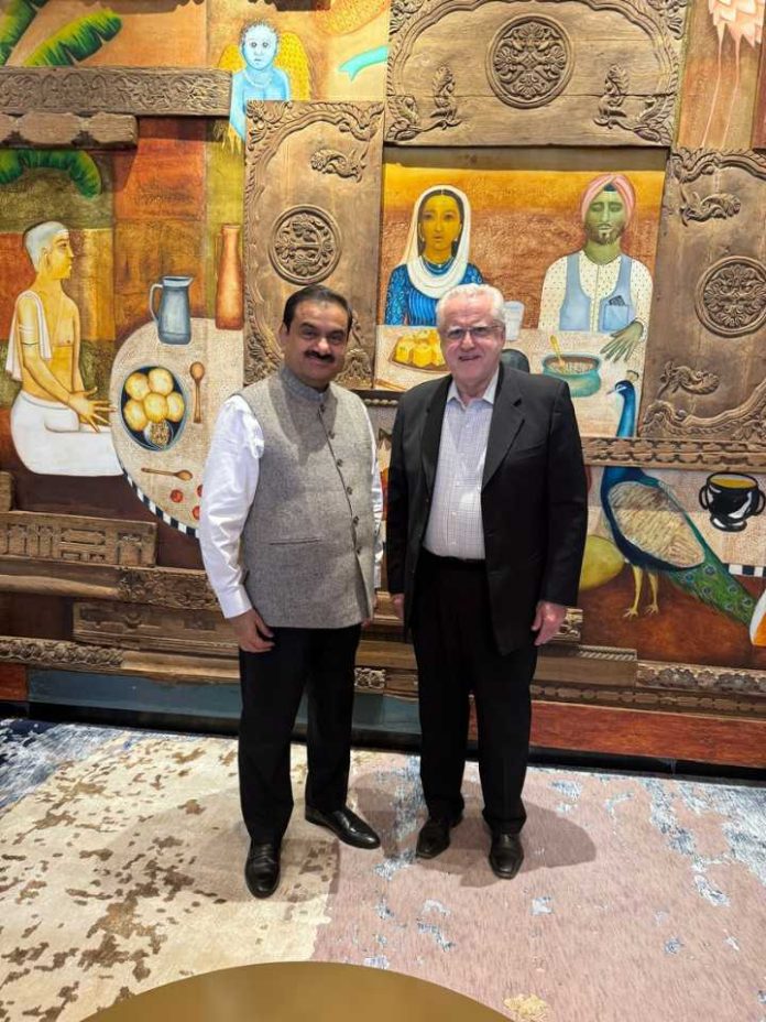 Codelco y Grupo Adani de India firman acuerdo para avanzar en la exploración de proyectos de cobre en Chile