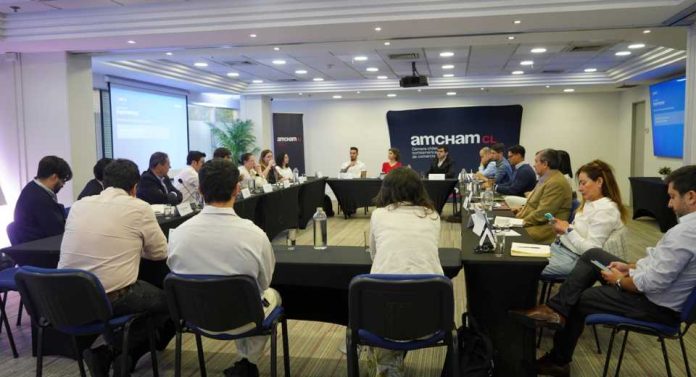 De la experimentación a la innovación: KLog expone en AmCham Chile su enfoque para transformar equipos y procesos