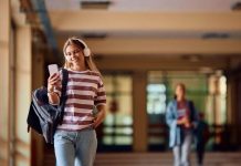 Exceso de pantallas en niños: qué hacer