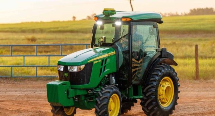 La nueva serie 5000 de diseño compacto Salfa lanza nueva línea de tractores John Deere fabricada en Brasil