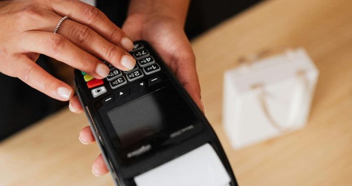 Las máquinas de pago han aumentado el acceso al comercio en zonas alejadas y regiones Las máquinas de pago han aumentado el acceso al comercio en zonas alejadas y regiones