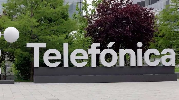 Telefónica (1) Movistar Chile crece en ingresos móviles 1,3% y en Datos para Empresas 9,5%, manteniendo liderazgo de mercado en fibra óptica