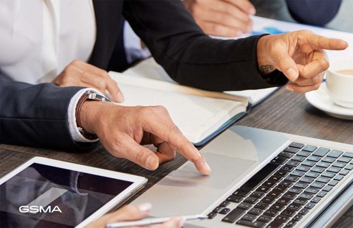 impuestos específicos al sector móvil Reducir impuestos específicos a la conectividad haría asequibles los servicios móviles para más de 30 millones de latinoamericanos