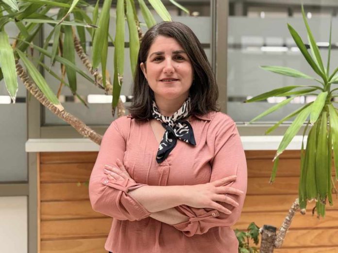 Angélica Barroso Suárez. Directora de Oficina de Transferencia y Licenciamiento. Universidad San Sebastián sede De la Patagonia. Directora CETEC Los Lagos Angélica Barroso Suárez. Directora de Oficina de Transferencia y Licenciamiento. Universidad San Sebastián sede De la Patagonia. Directora CETEC Los Lagos