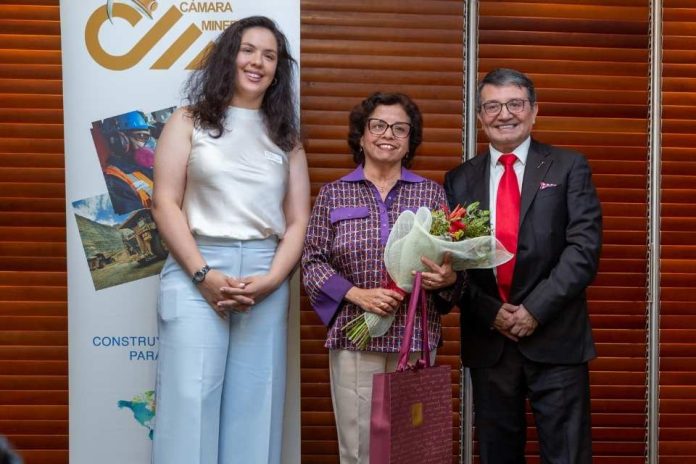 Cena 2025 de la Cámara Minera de Chile En Cena 2025 de la Cámara Minera de Chile: Destacaron trabajo colaborativo para el desarrollo de la minería y comunidades