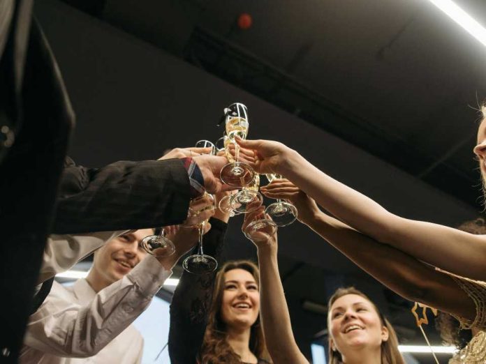 Chofer de reemplazo se populariza como alternativa para evitar siniestros viales en celebraciones durante diciembre Chofer de reemplazo se populariza como alternativa para evitar siniestros viales en celebraciones durante diciembre