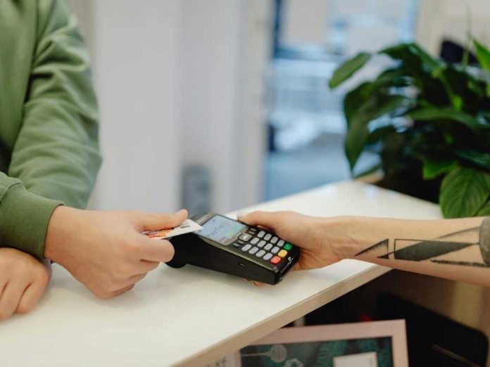 Compras de fin de año recomendaciones para no caer en la trampa de las falsificaciones Compras de fin de año: recomendaciones para no caer en la trampa de las falsificaciones