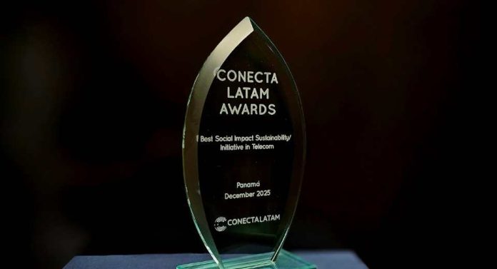 Conecta LATAM 2025 realizado en Panamá Por segundo año consecutivo, Entel recibe premio regional por impacto social y sostenible en telecomunicaciones