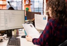 Contratación en Chile se desacelera para inicios de 2026, pero empresas mantienen planes de crecimiento en sectores clave Contratación en Chile se desacelera para inicios de 2026, pero empresas mantienen planes de crecimiento en sectores clave