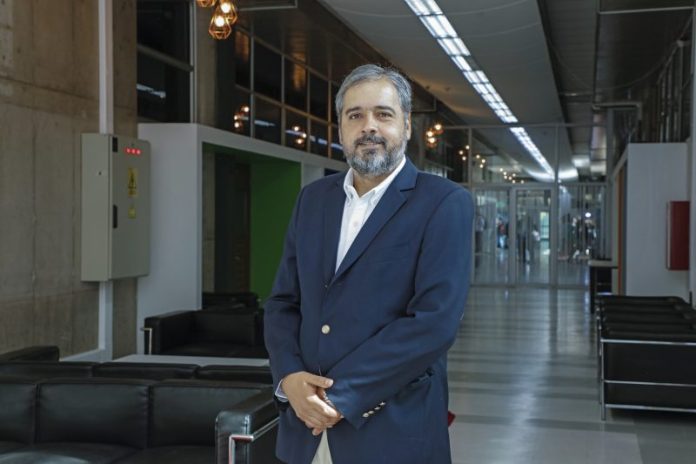 Gonzalo Escobar, académico de la Facultad de Economía y Negocios de la Universidad Andrés Bello Gonzalo Escobar, académico de la Facultad de Economía y Negocios de la Universidad Andrés Bello