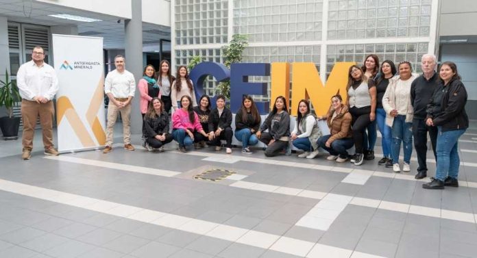 Más de 300 mujeres se preparan para ingresar a la minería 