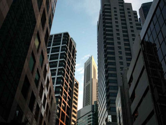 Mercado de oficinas clase a cierra 2025 con vacancia en 9,2% y precios al alza