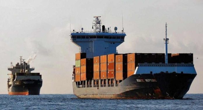 Portacontenedores muestran señales de regreso al Canal de Suez