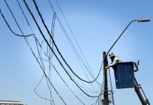 Autoridades supervisan en terreno trabajos de reposición eléctrica en zonas afectadas por incendios forestales