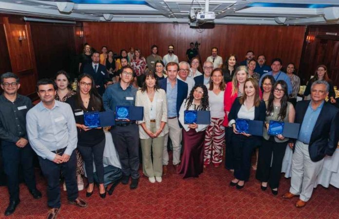 Centro Tecnológico de la Usach premia la innovación sustentable de envases que se desarrollan en Chile Centro Tecnológico de la Usach premia la innovación sustentable de envases que se desarrollan en Chile